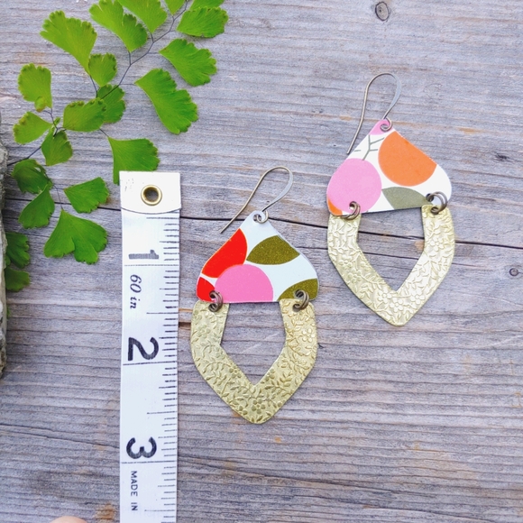 🛑SOLD🛑Retro Spring Garden - Vintage Tin & Brass - Picture 6 of 8